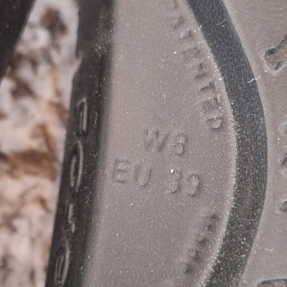 Oofos Black  Flip Flops Size w 8 thong style sandals comfort - Picture 8 of 8